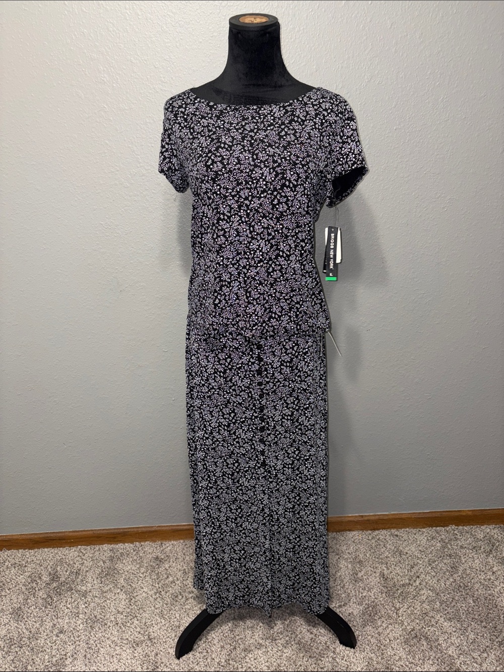 Briggs New York Black & White Floral Top